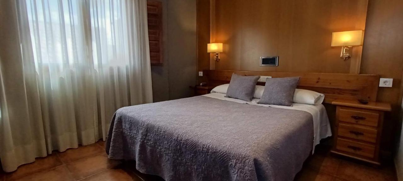 Hotel Real De 3*