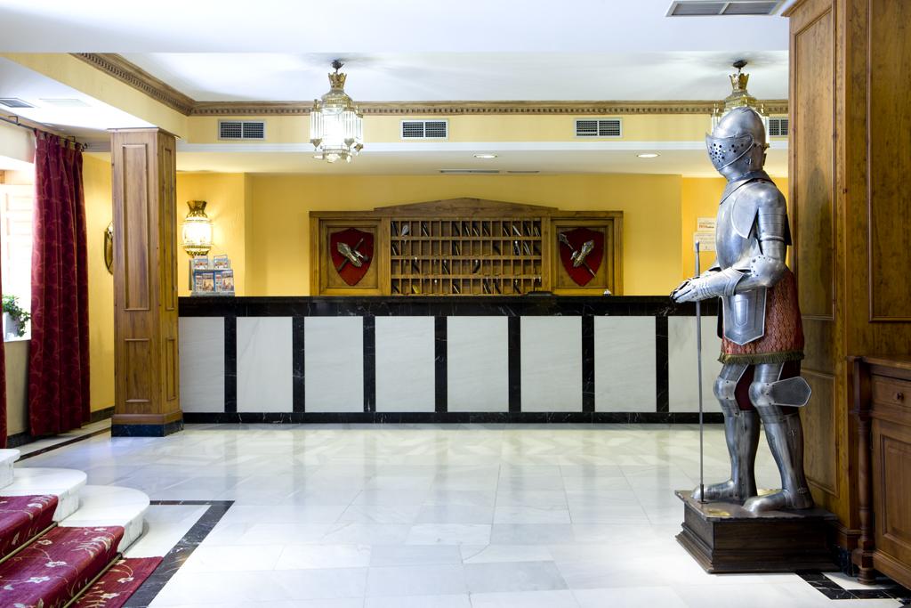 Hotel Real De 3*
