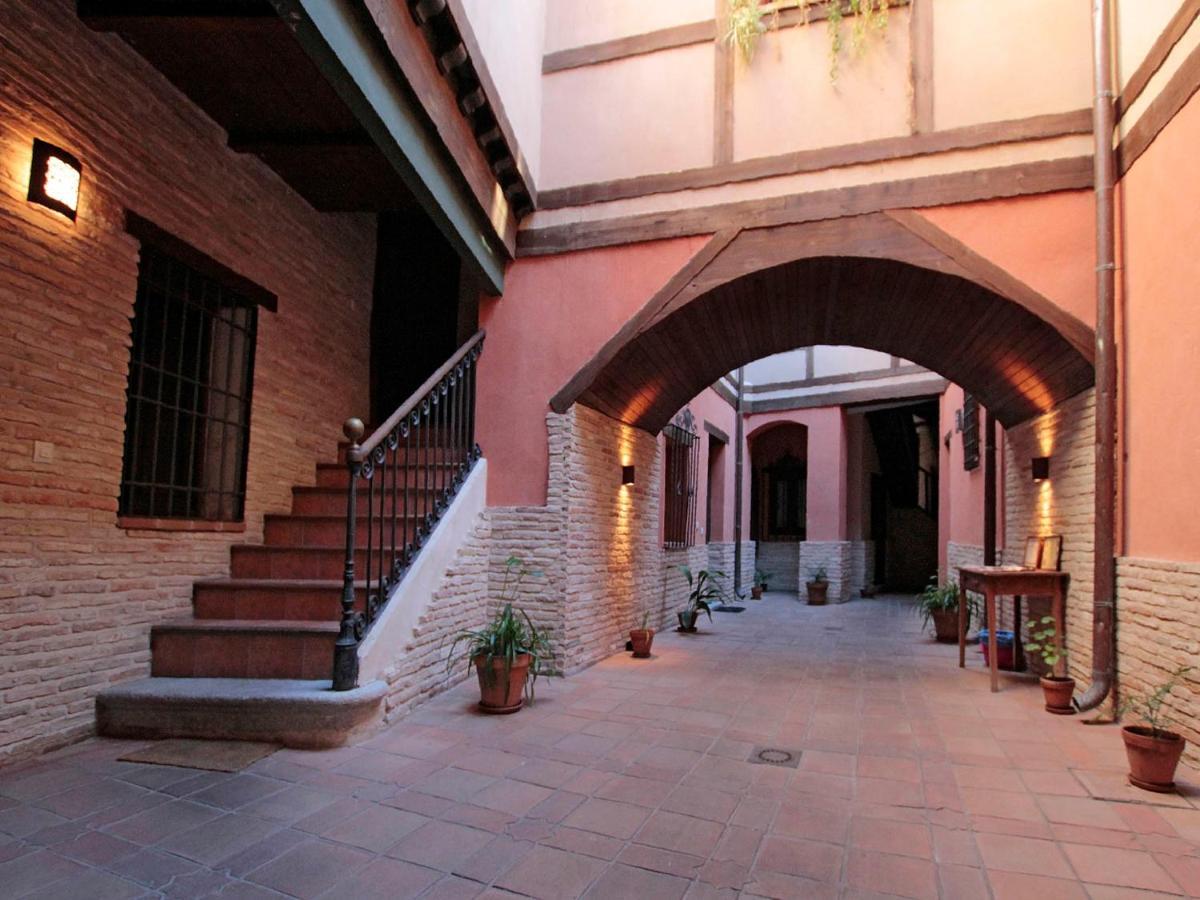 Don Quijote Apartment *