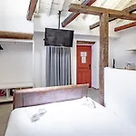 Trinitarios Apartment