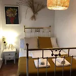Bonito y tranquilo apartamento estudio, con techos abuhardillados y magnificas vistas al Rio Tajo