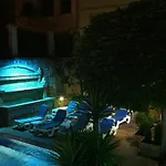 Hostal Descalzos