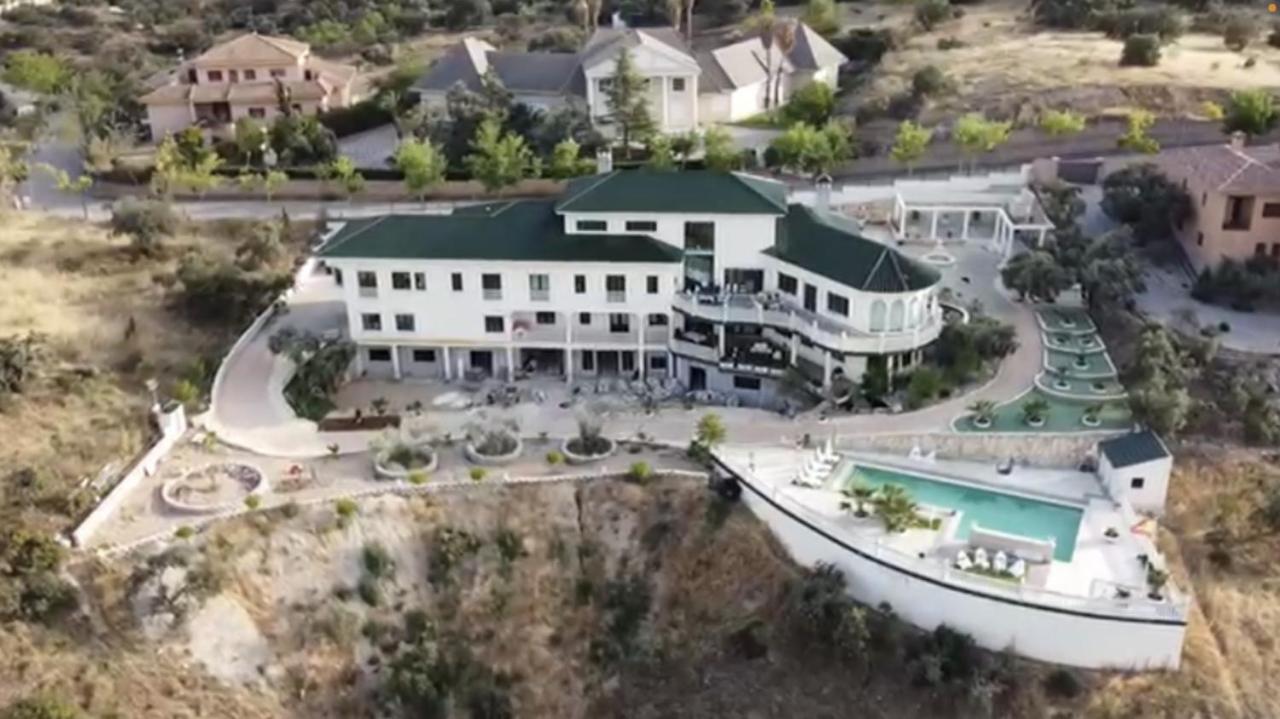 La Casa Del Tejado