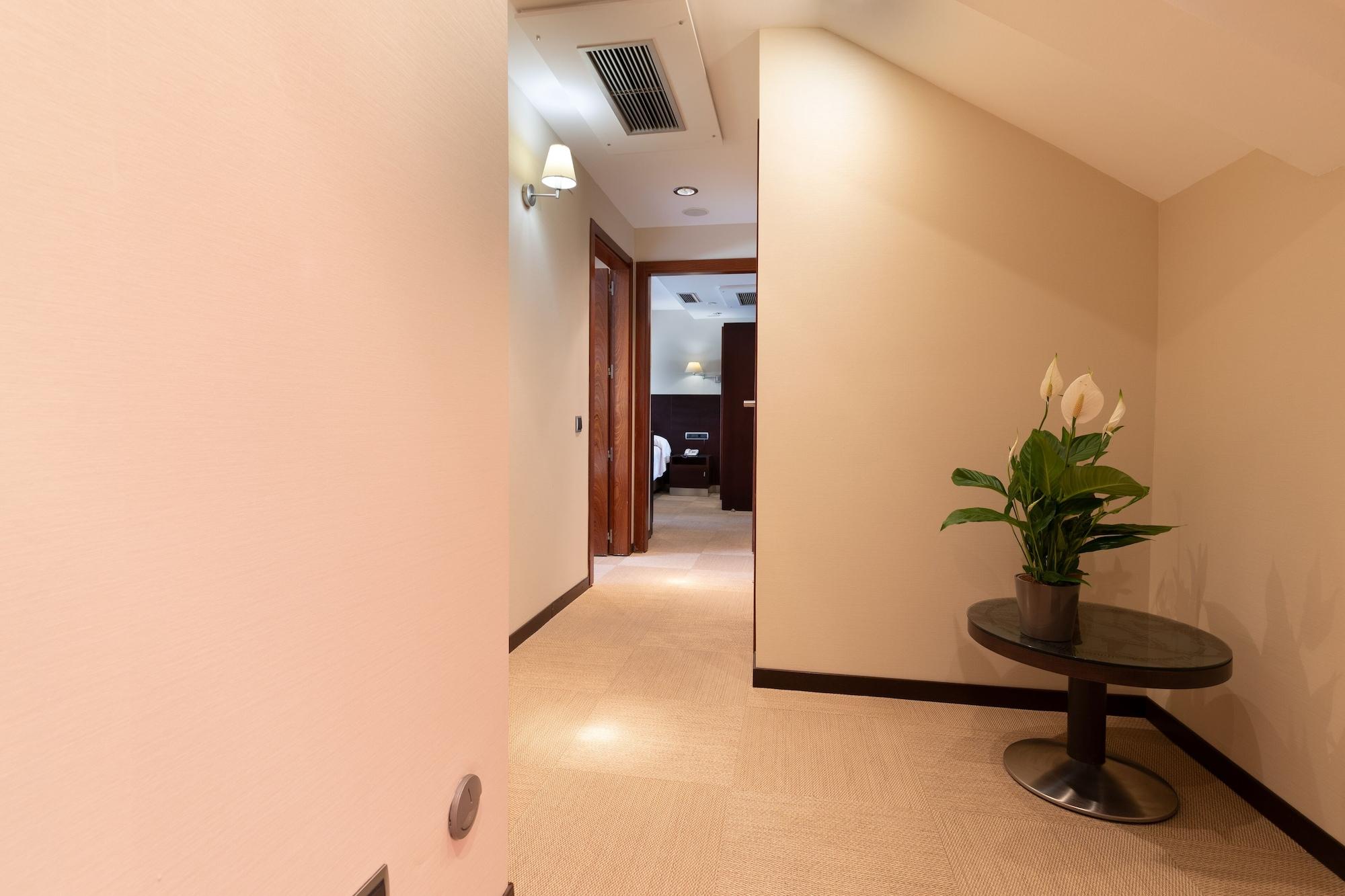 San Juan De Reyes Hotel 4*