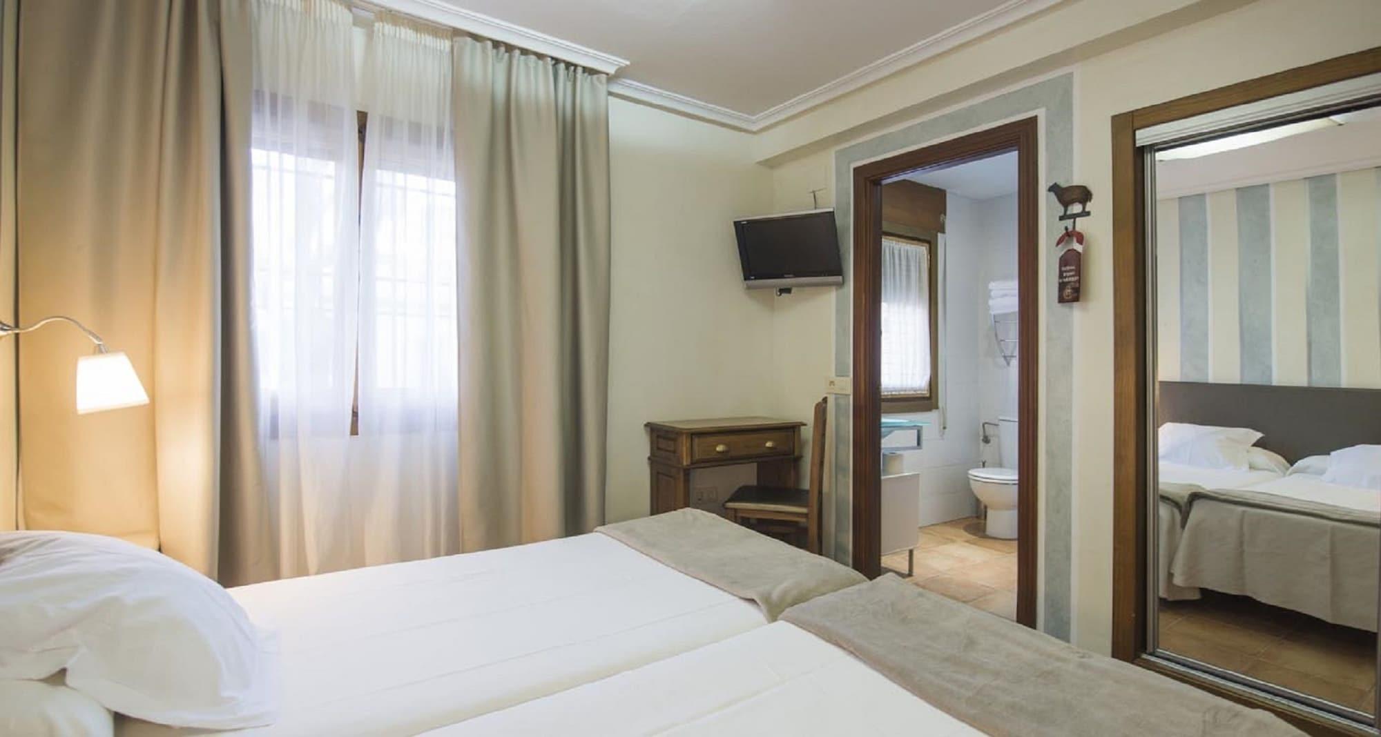 Guest house Yit Puerta Bisagra
