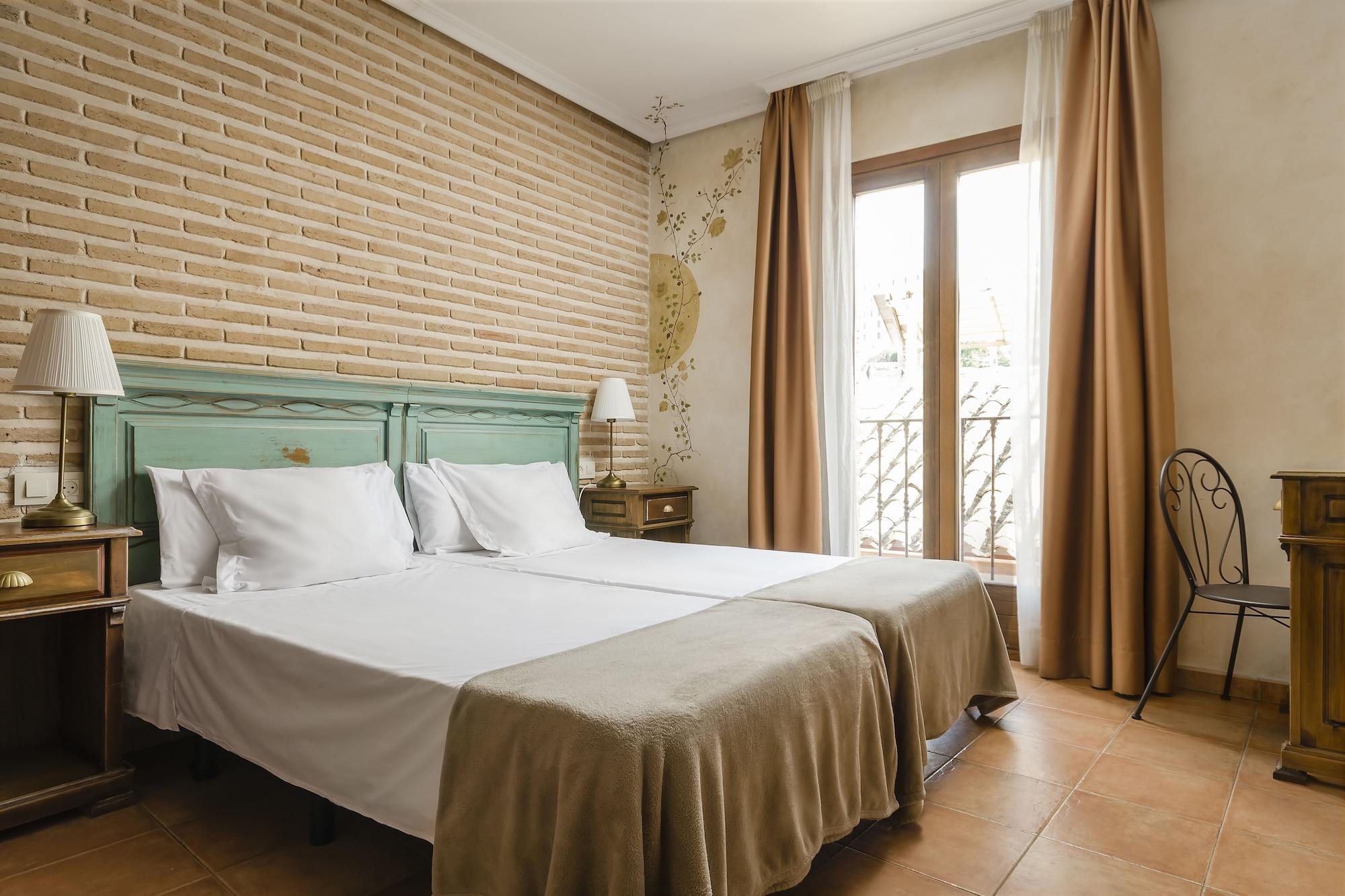 Yit Puerta Bisagra Guest house Toledo