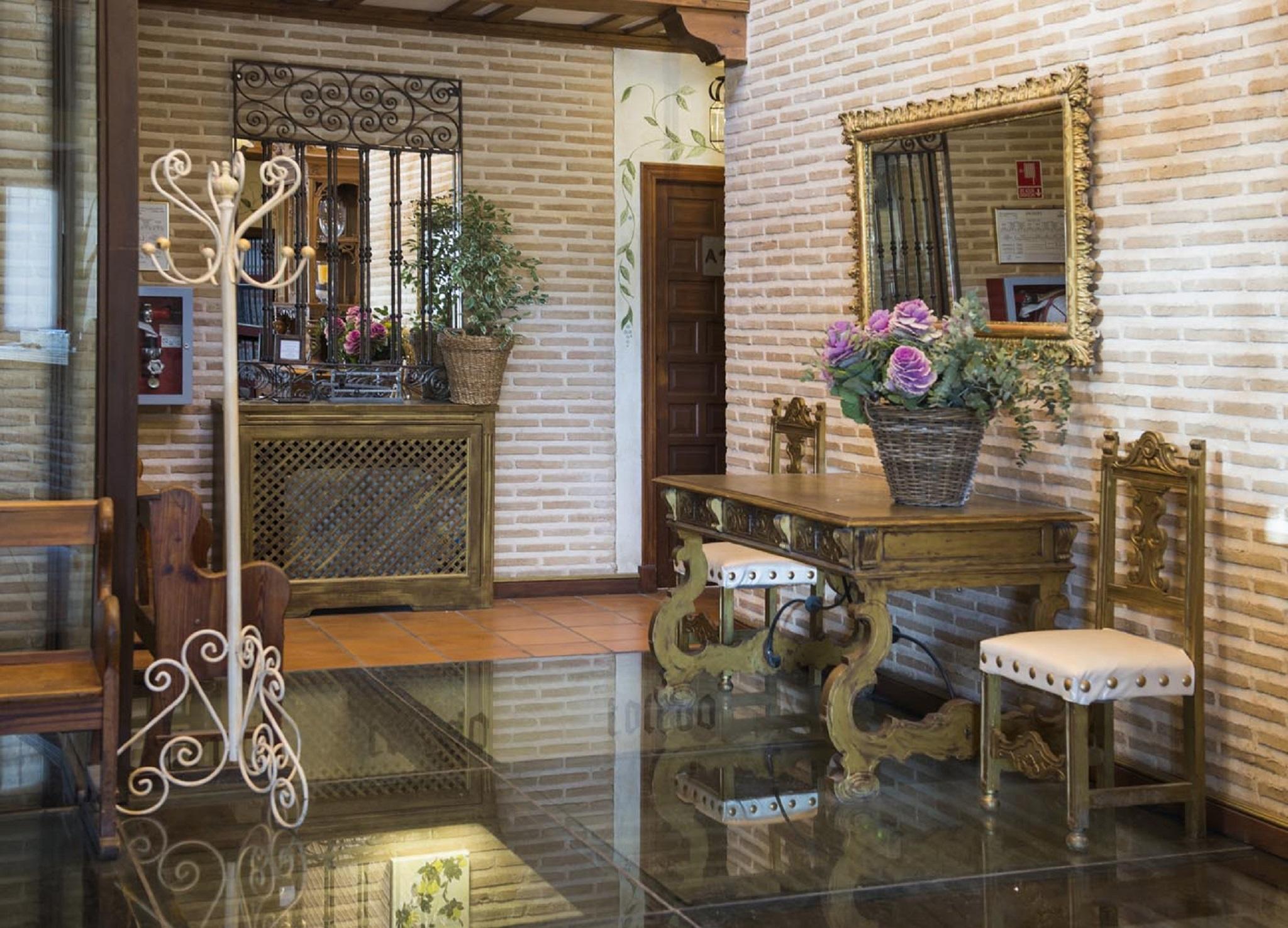 Yit Puerta Bisagra Guest house Toledo