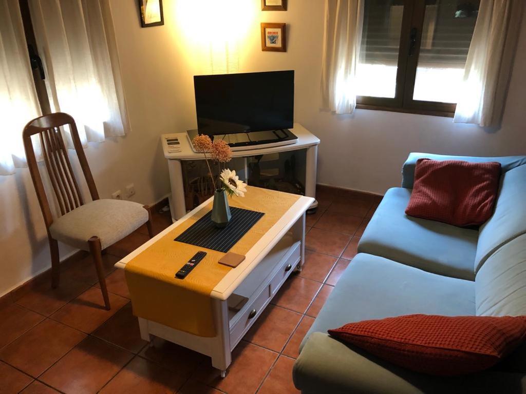 Apartamento Bonito Y Tranquilo Estudio, Con Techos Abuhardillados Y Magnificas Vistas Al Rio Tajo *