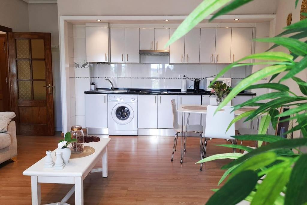 Castilla 30 Bis - Parking Publico Gratuito Apartment *