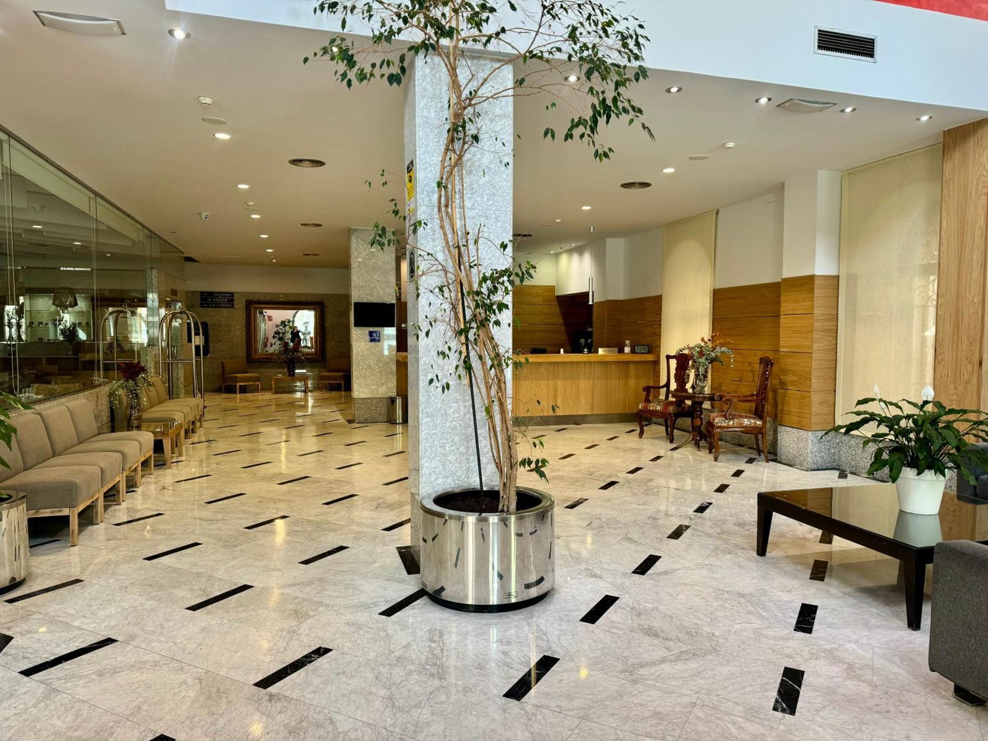 Hotel San Juan De Reyes 4*