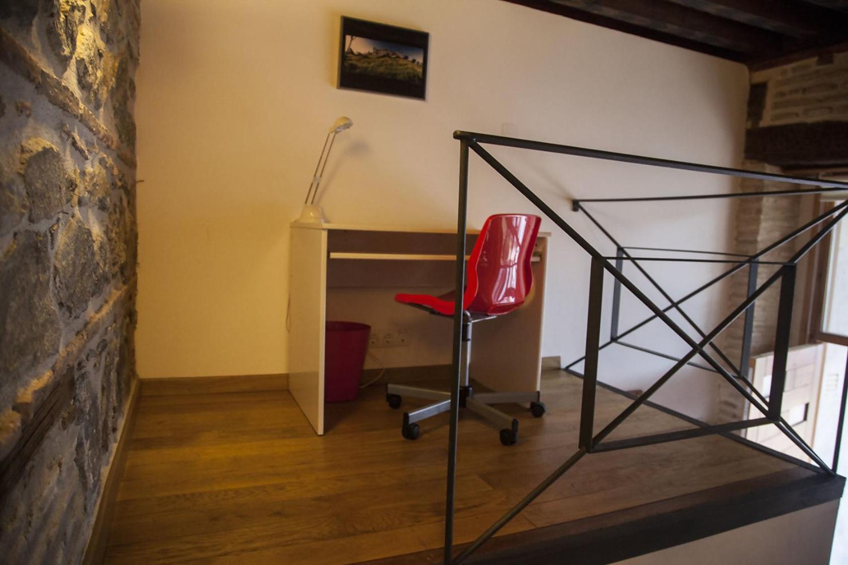 Duplex En Casco Antiguo Con Wifi *