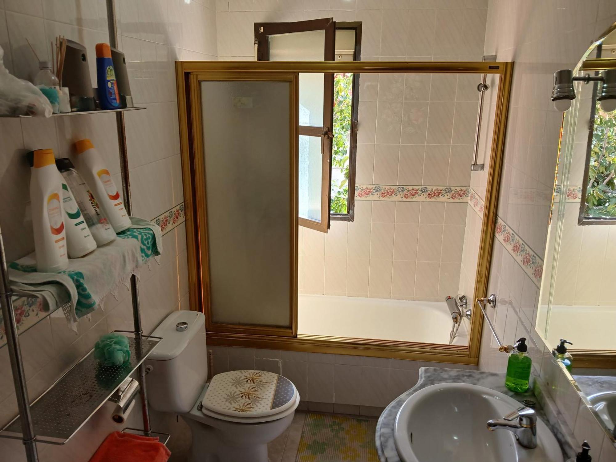Privada Triple Bed & Breakfast