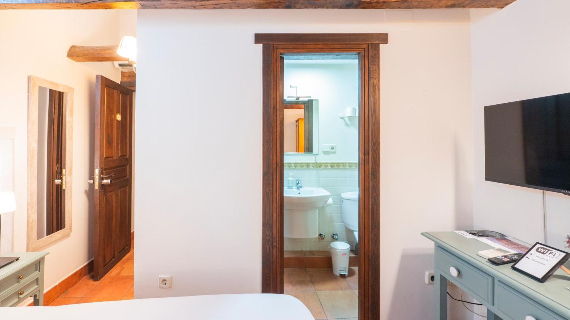 Guest house Hostal Alfonso XII By Toledo Ap