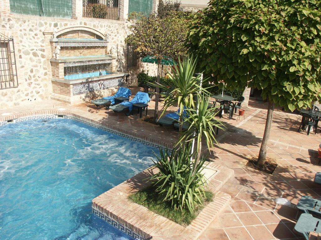 Guest house Descalzos 2*