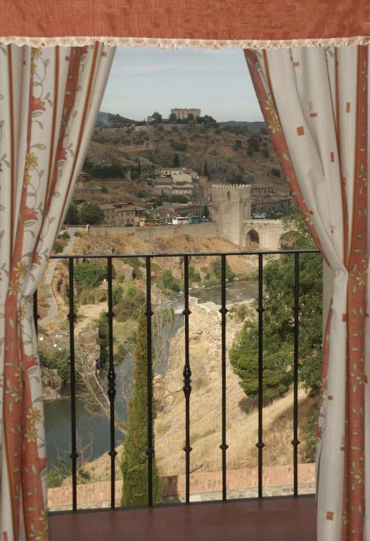 Guest house Descalzos Toledo
