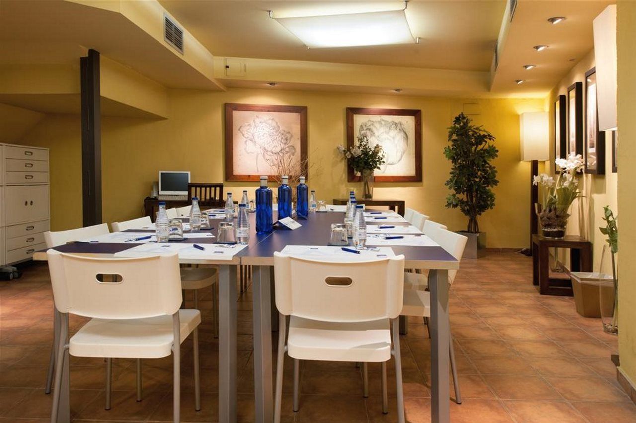 Hotel Abad 3*